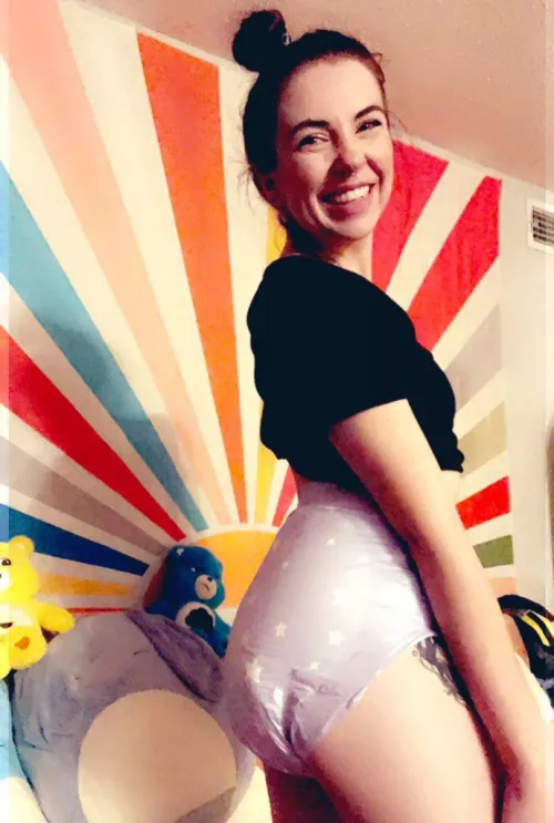 Princess crinkle butt ๐ Mommy put me in a fresh diapee before bed