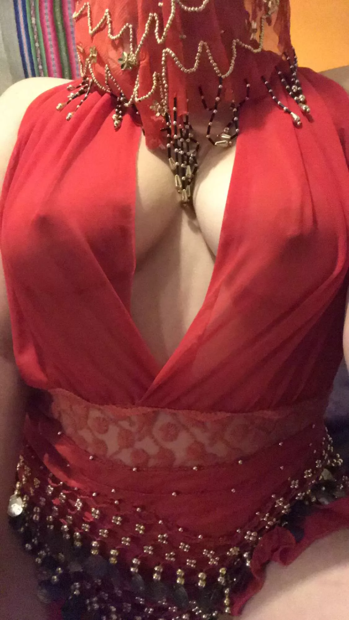 Princess Jasmine in red outfit from Aladdin by cosplaycumplay