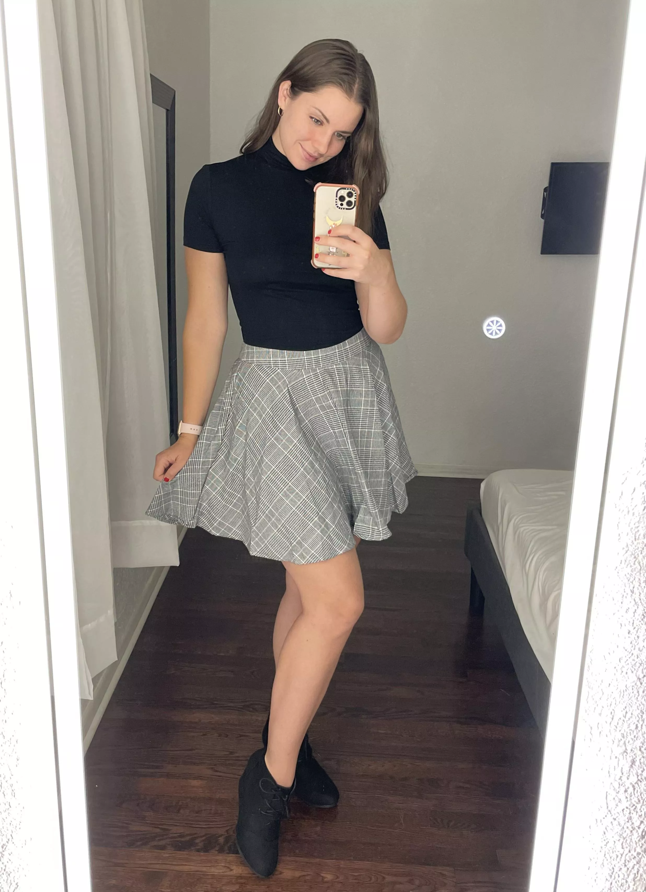 Prob a little bit more conservative than some other skirts, but I liked the outfit. Prob a little bit more conservative than some other skirts, but I liked the outfit.