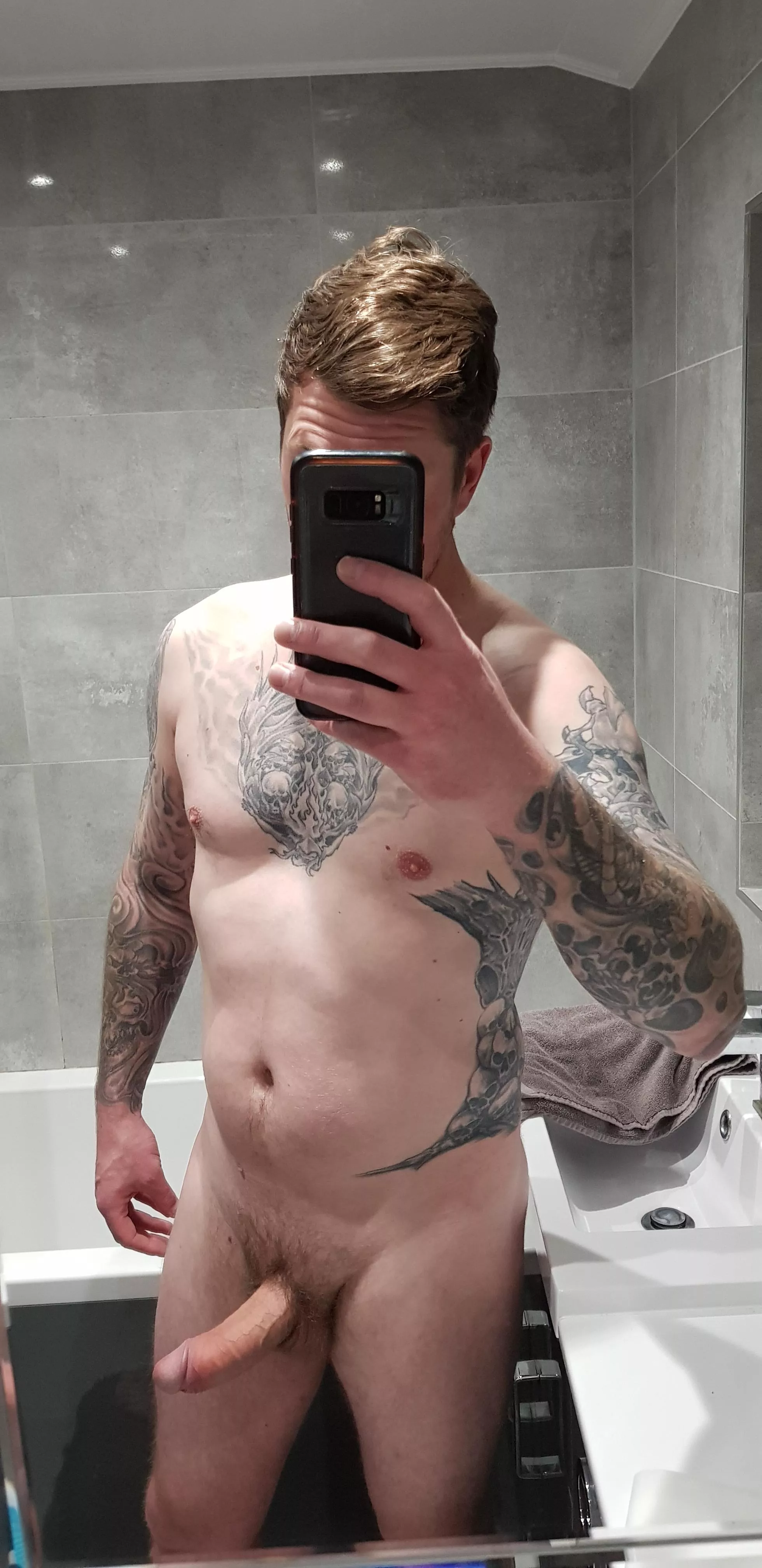 Proper Dadbod. DMs Open! Proper Dadbod. DMs Open!