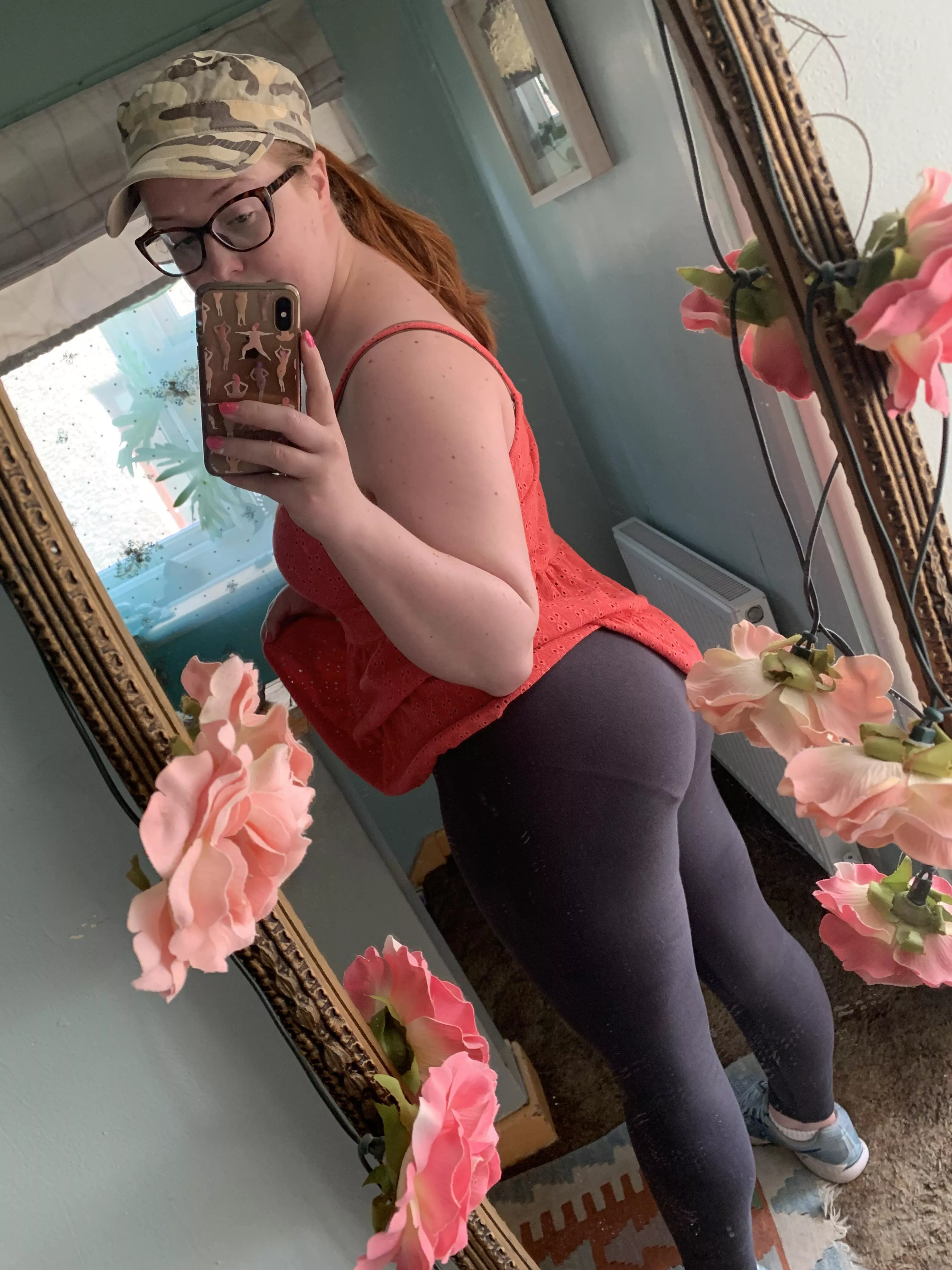 Proudly displaying my panty lines :) Proudly displaying my panty lines :)