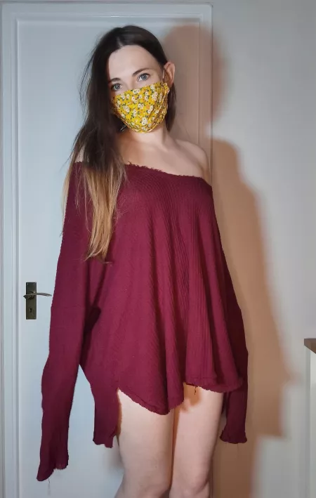 Pssst I'm not wearing anything underneath 😉 [F]
