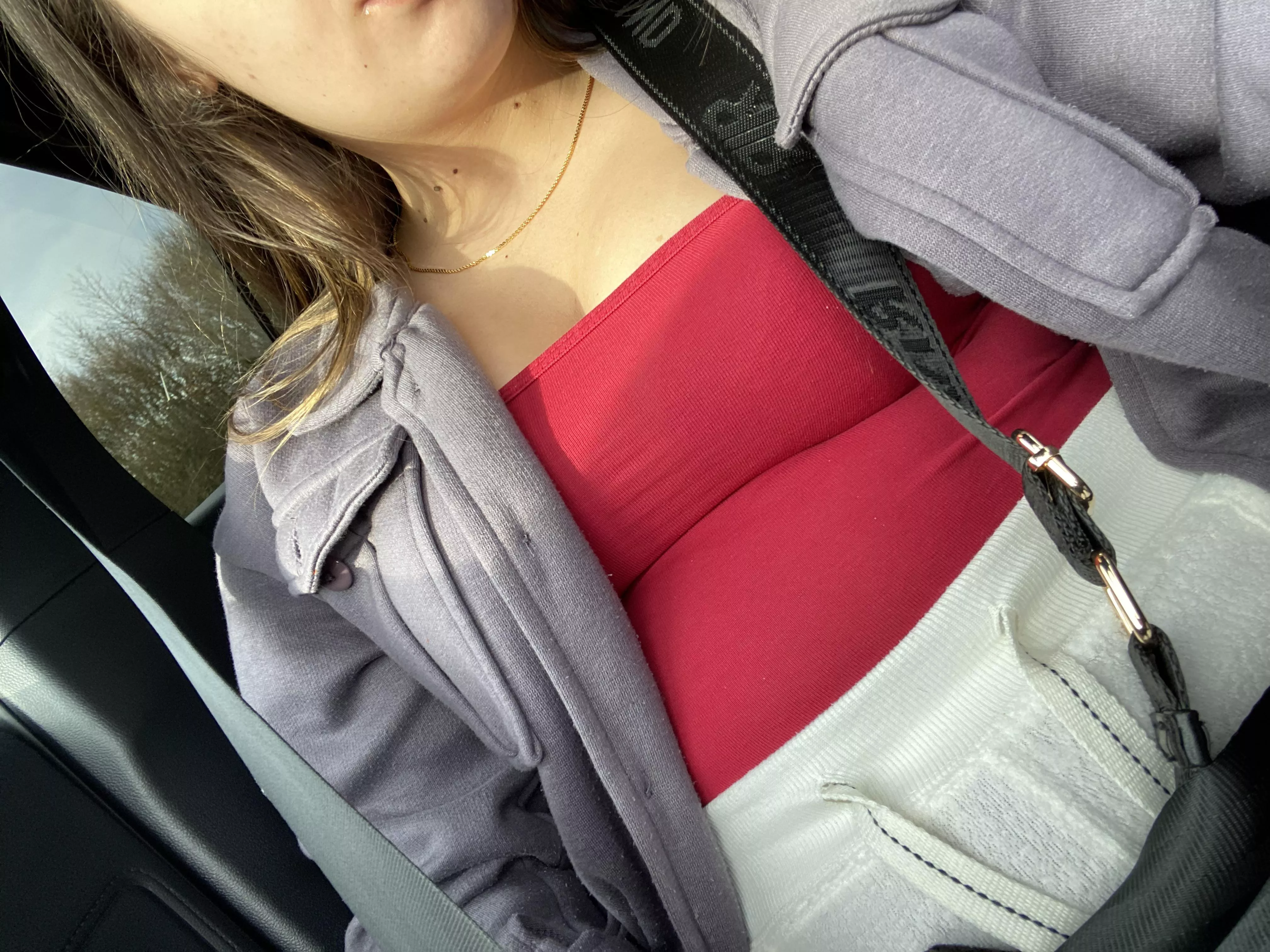 Public food stuffing now on my OF😉🐷