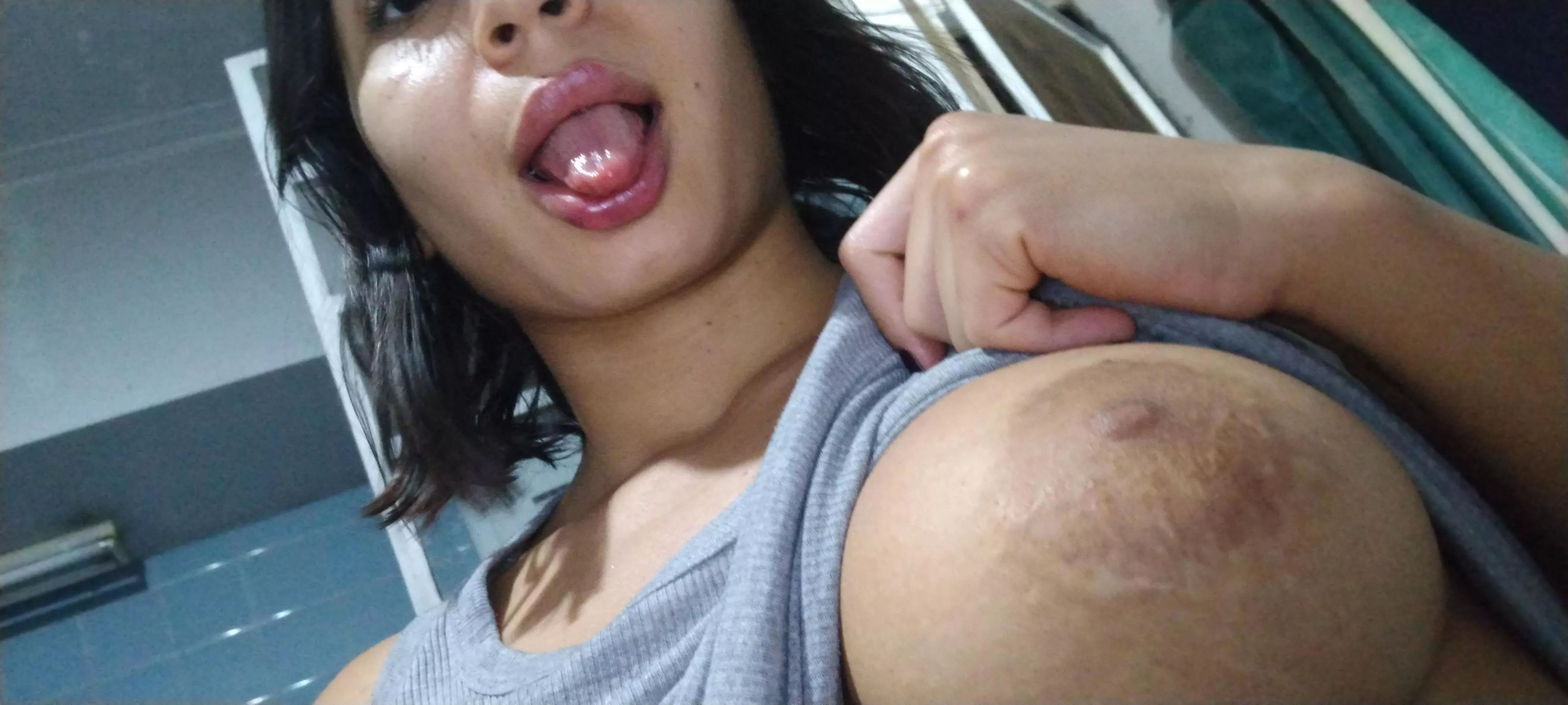 Puffy brown nip 🥥🥥