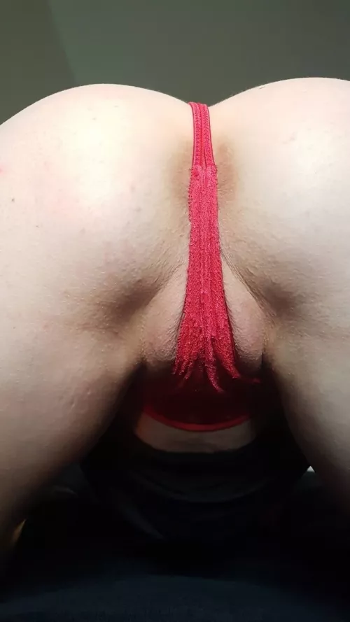 Pull to the side and start licking