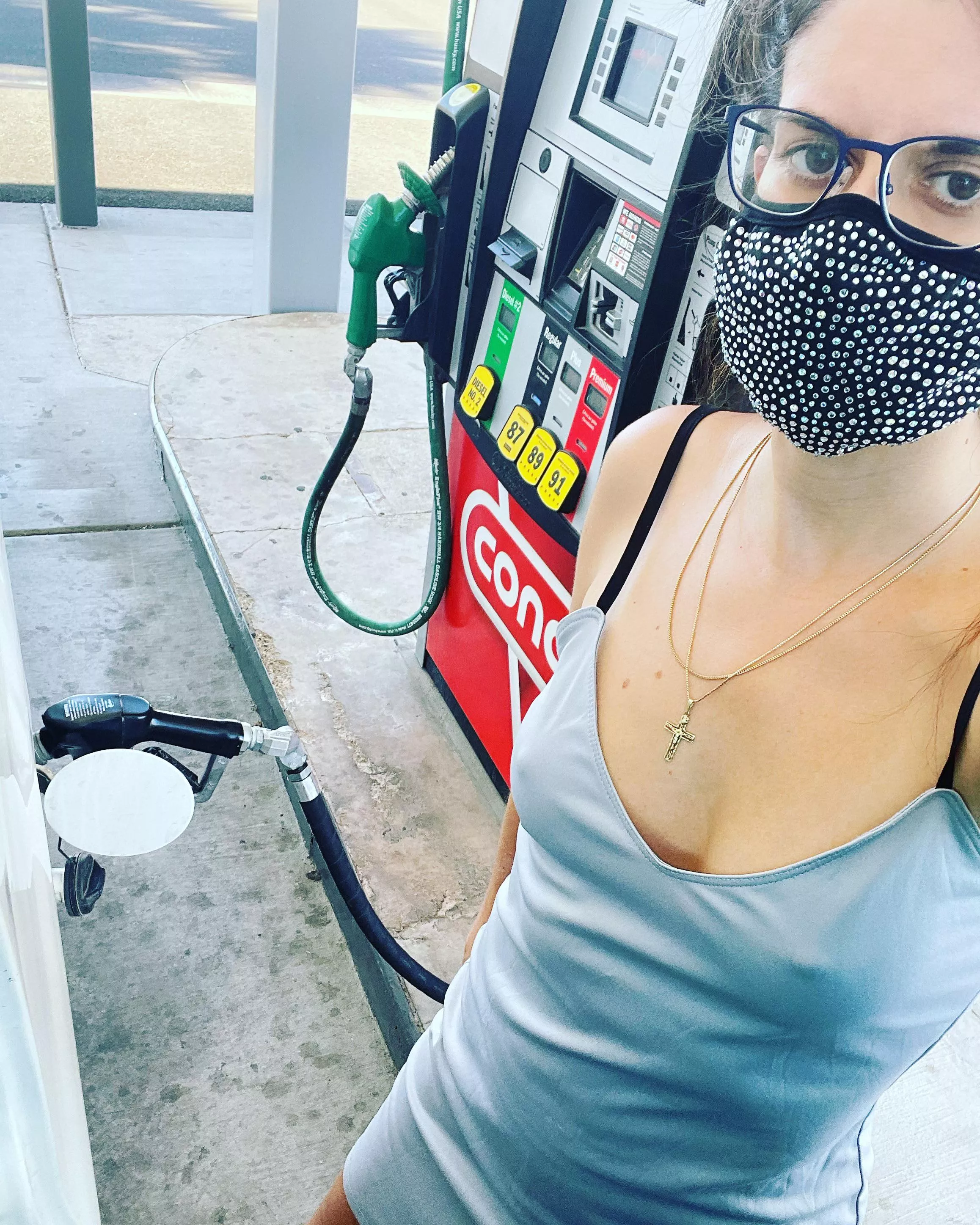 Pumping gas. Minding my own beeswax 🙋🏼‍♀️