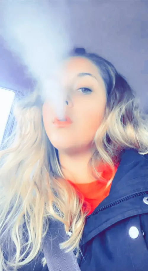 Pungent clouds ☁️ of blue smoke 💨, and I lose myself