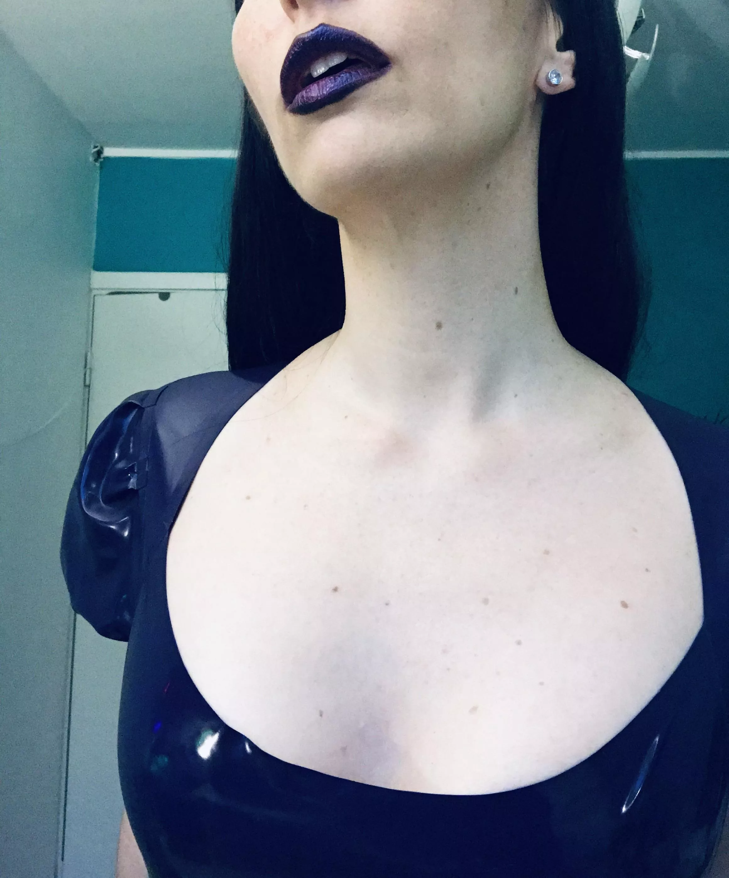 Purple latex dress and purple lips. 💜✨💋