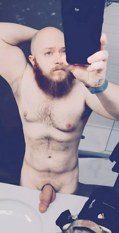 Put the ring on, and rested it all on the counter. Lol