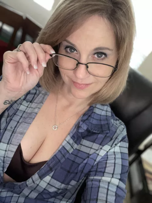Quick break from work to take a milfie