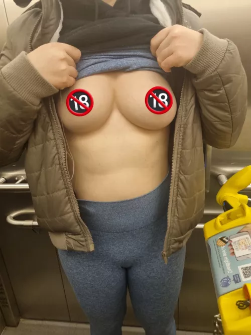Quick flash in the elevatorπ