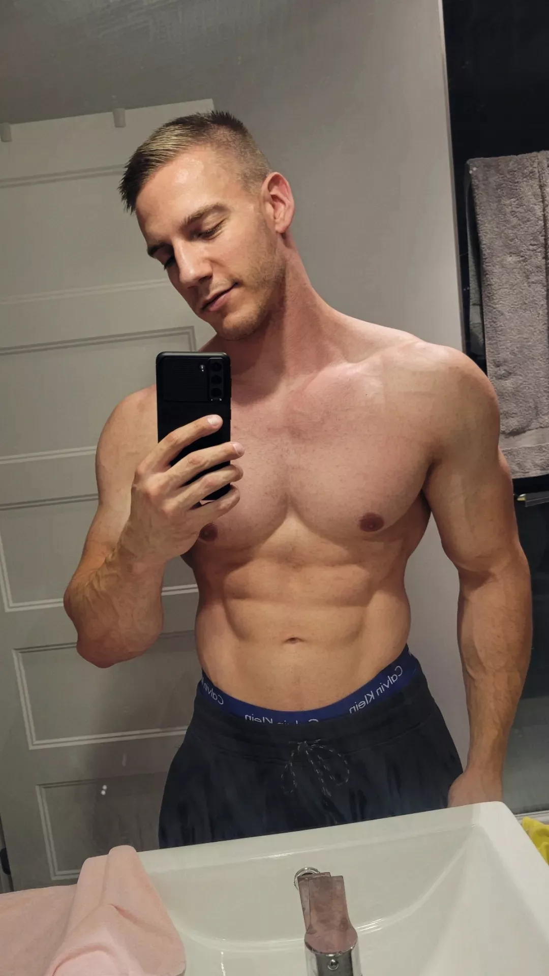 Quick selfie after my gym sesh ššŖ Quick selfie after my gym sesh ššŖ