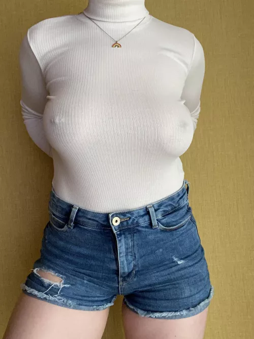 Quick shot of Braless me