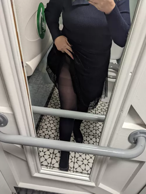 Quick toilet snap