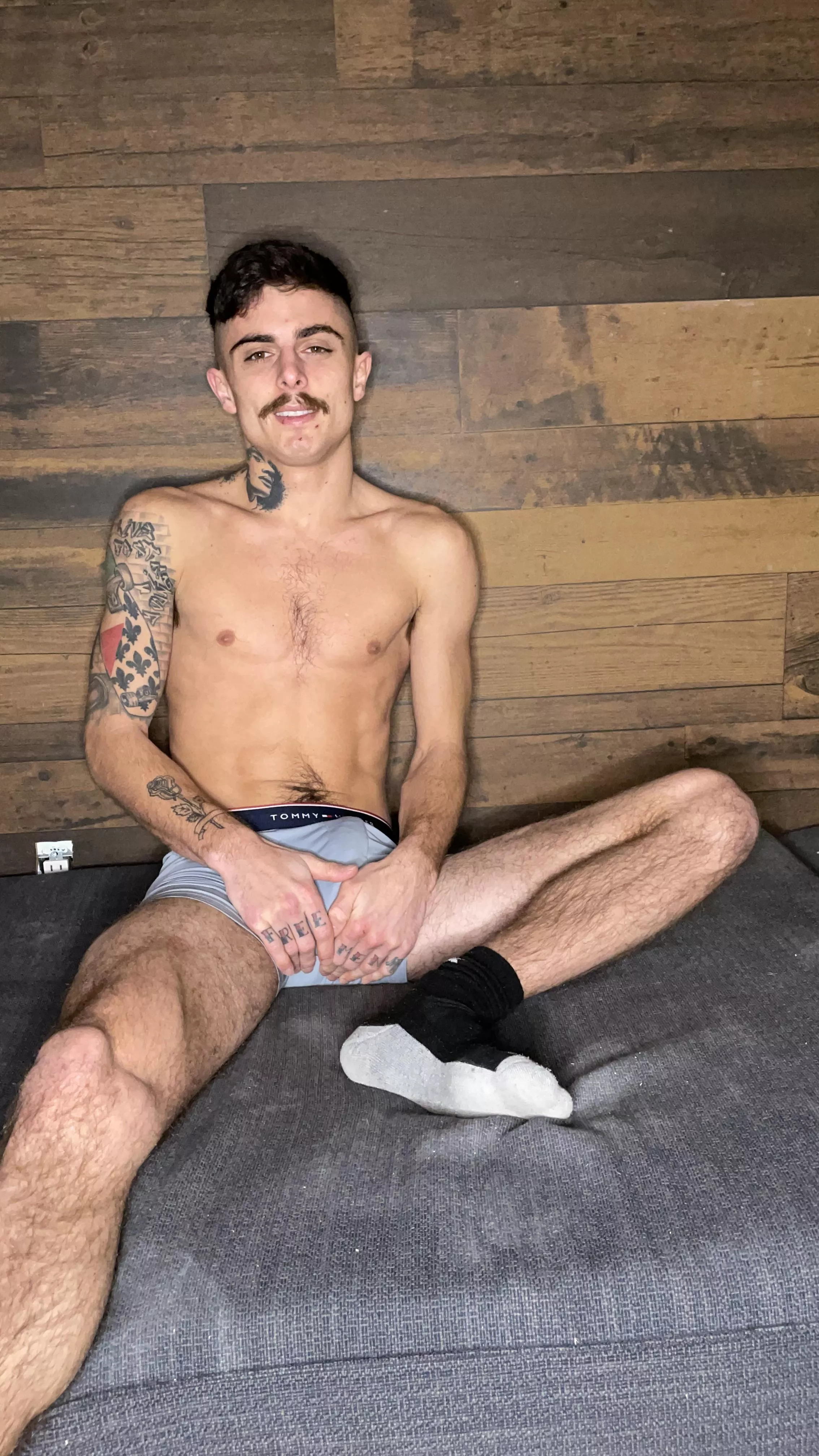 Rate me out of 10. 😘😘😘