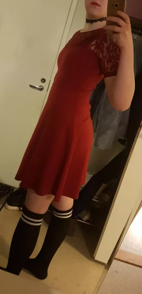 Rate my body shape 💕 (and the dress 🙈)