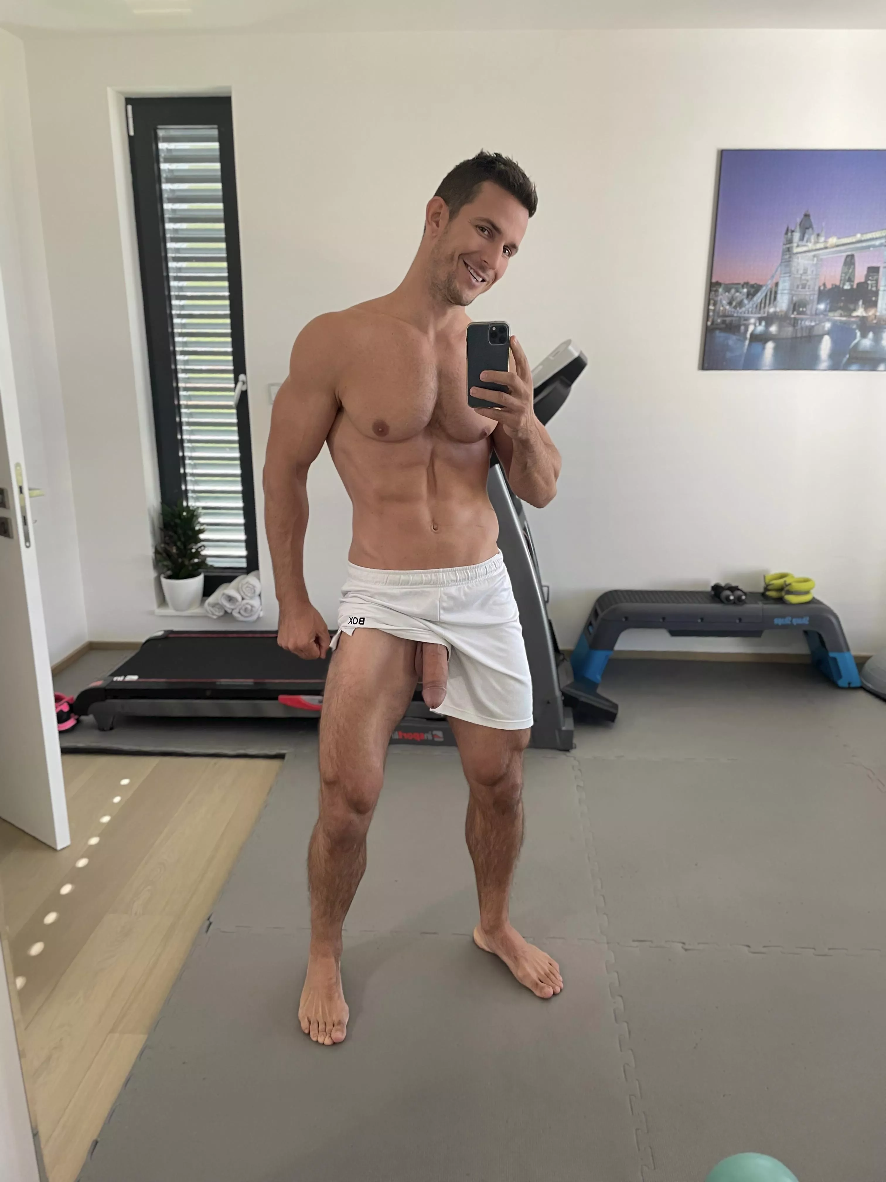 Rate my morning shape😈