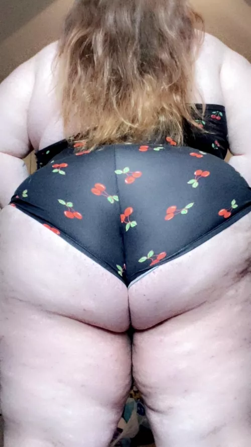 Rate this super sized ass 1-10🔥🍑💕