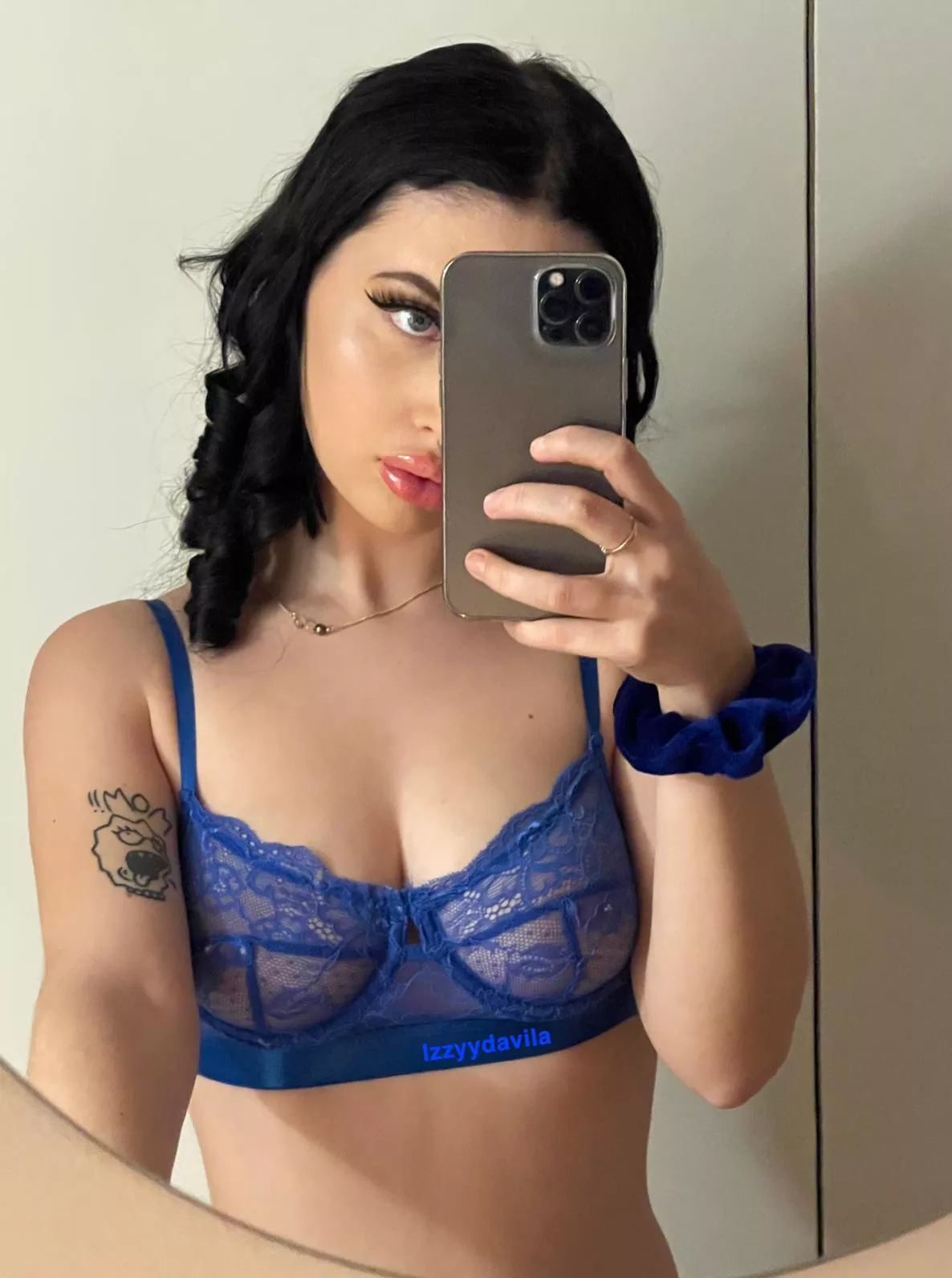 Raven haired amature here