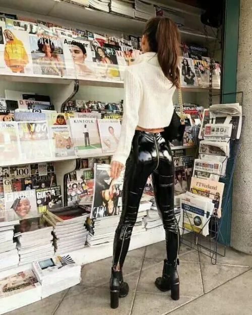 Reading headlines