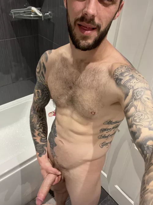 Ready and waiting who’s going to get it hard 🤷🏽♂️😈💦😉