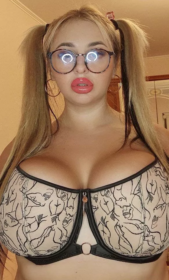 Ready for a gentle touch between them 🥥🥥