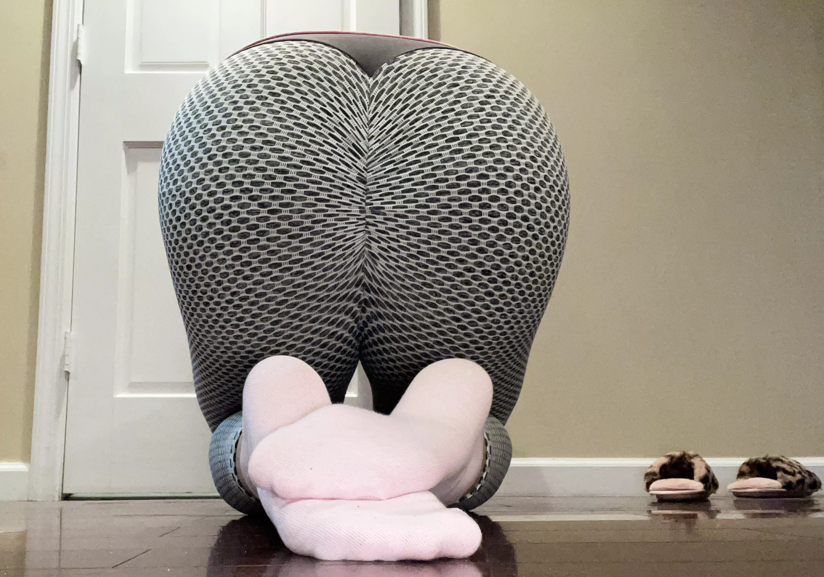 Ready for a workout! Anyone wishes to spot me? 😮‍💨🥵