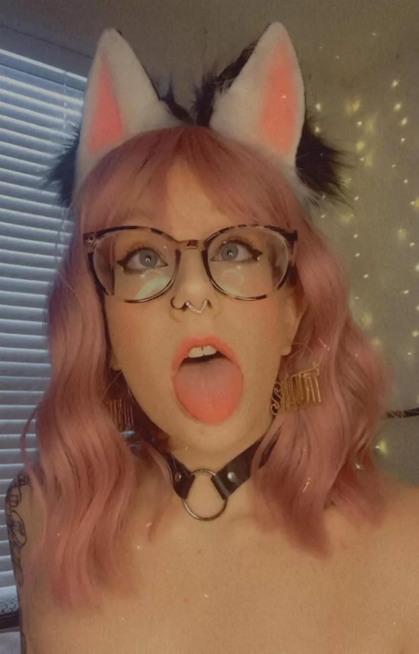 Ready for your cum daddy 💜