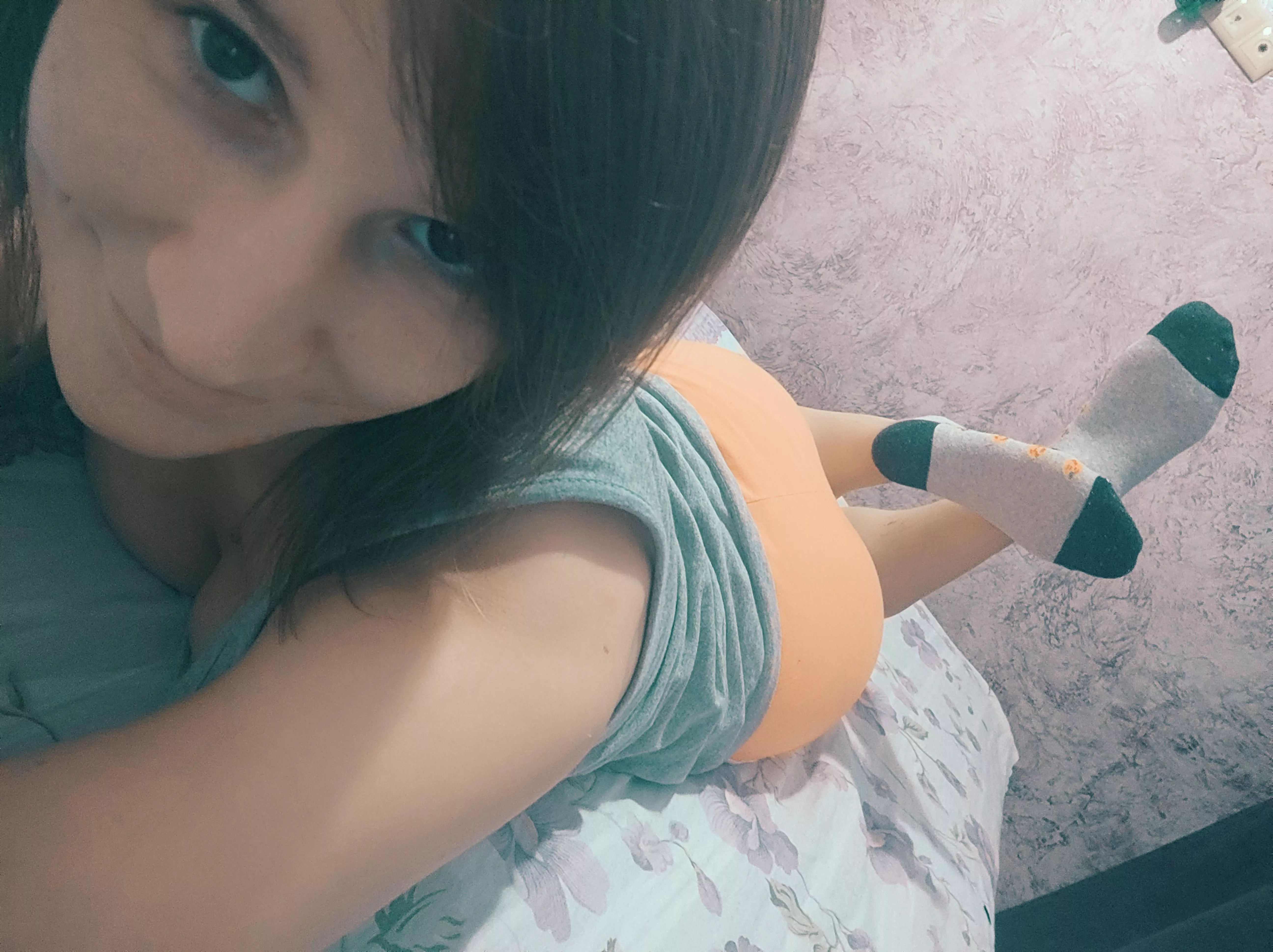 Real intimacy usually starts from afar.🤫🤗