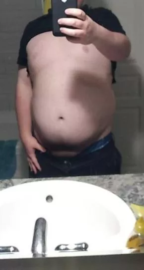 Really like this pic. Only thing better would be dropping the pants completely