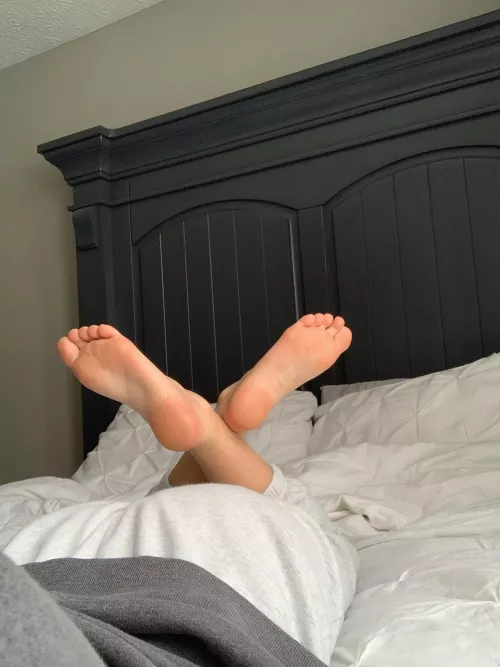 Really need a foot massage to warm my feet up after this cold day… any volunteers? 🥺