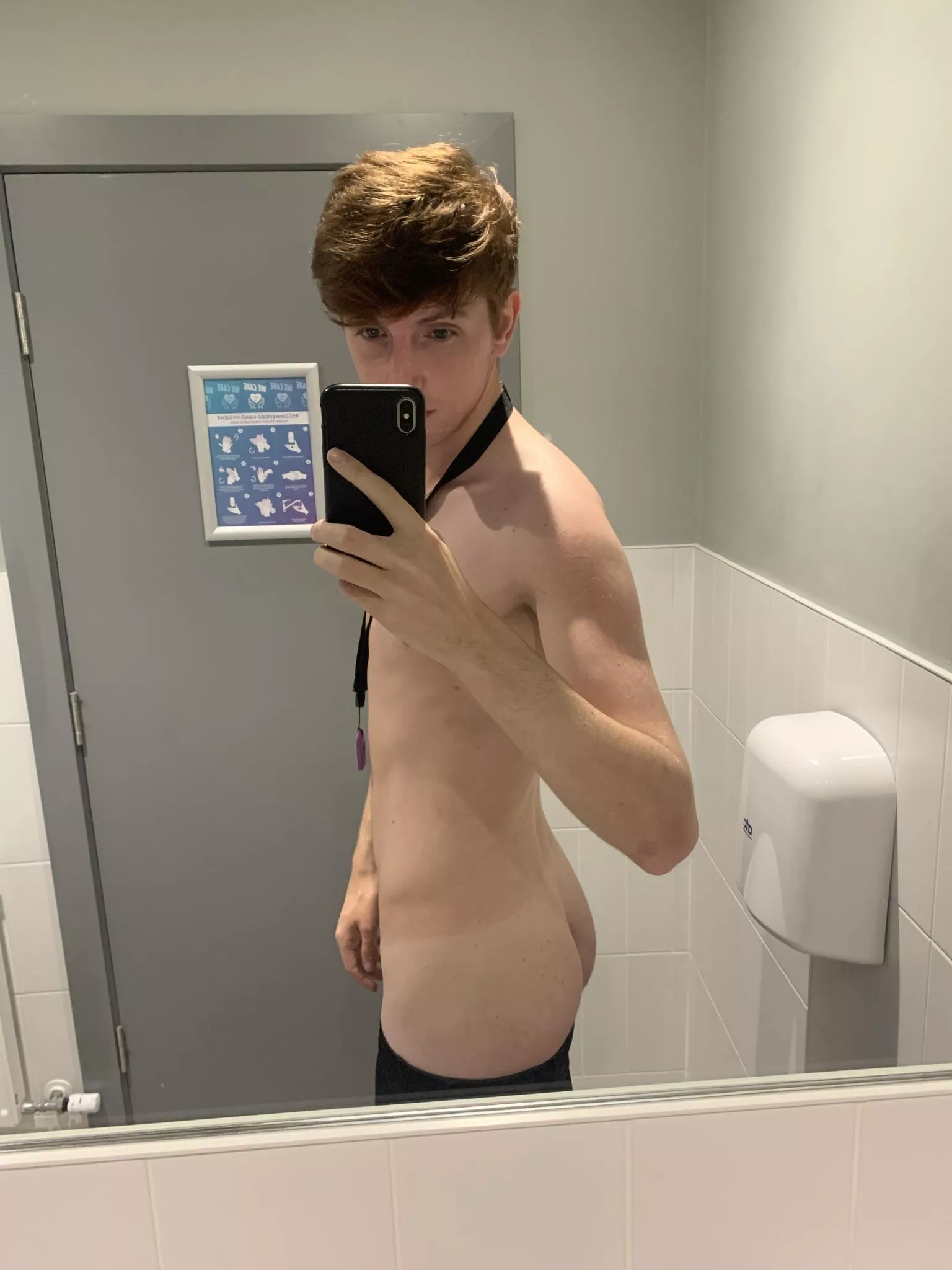 Really want my ass used in the locker room 😜