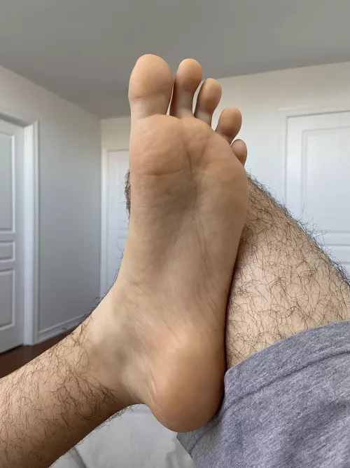 really wish someone was here to suck on my toes