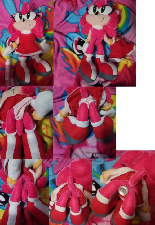 Recently commissioned NSFW fuckable Amy Rose from Sonic the Hedgehog with one SPH