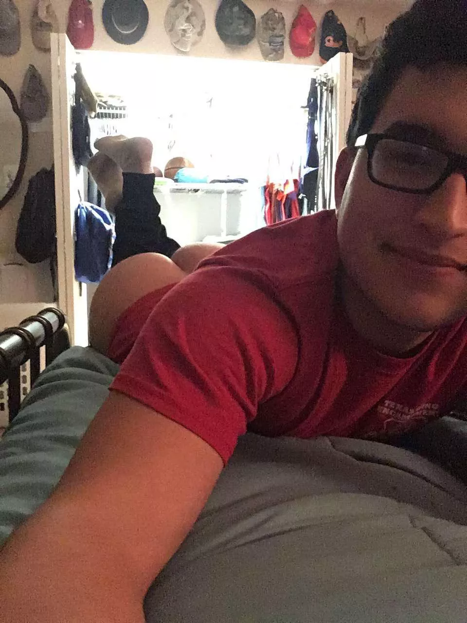 Recently single, happy New Years! (DM’s open)