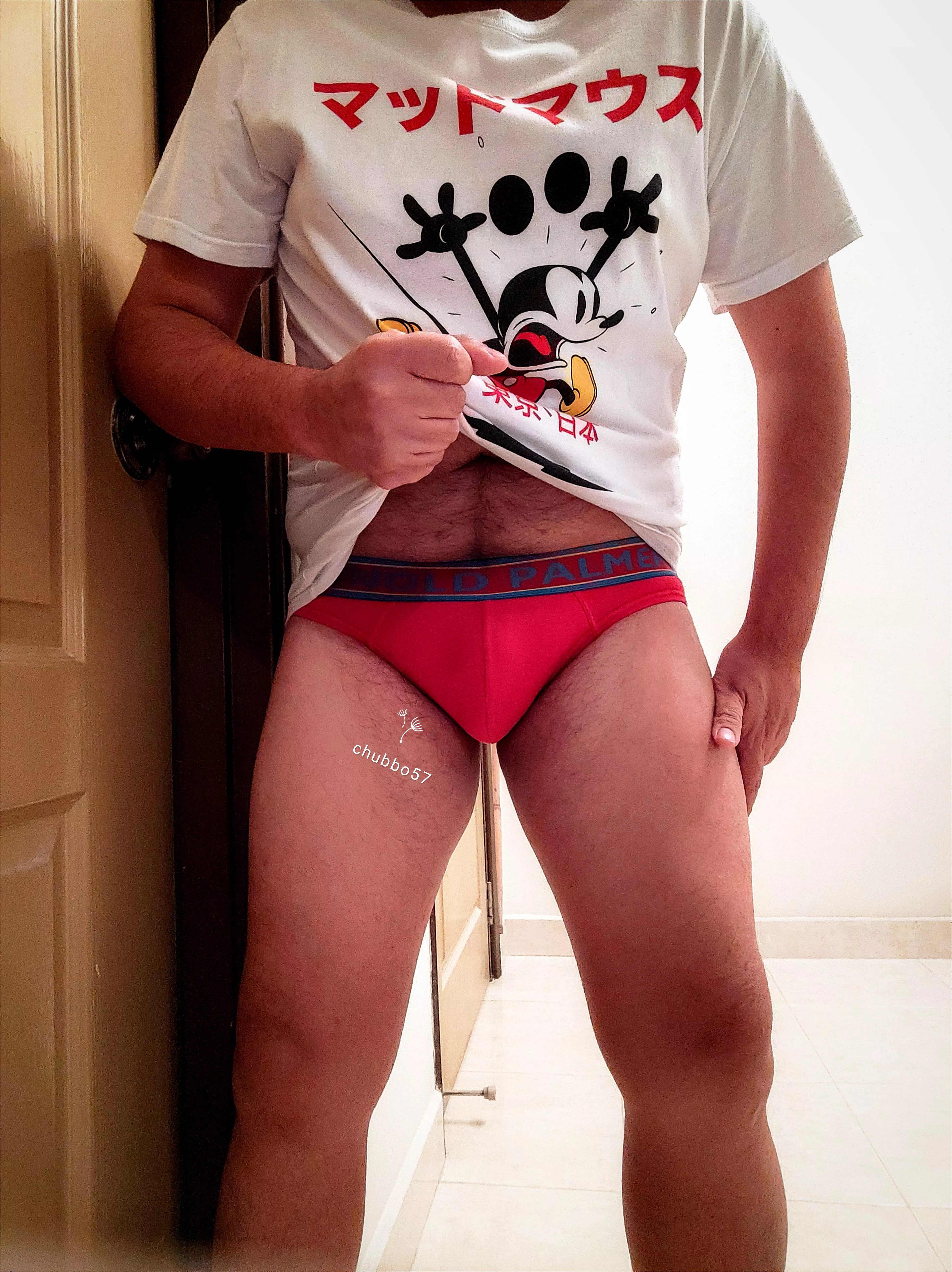 RED ALERT: The whole town was painted in red as the Lunar New Year happens in less than 2 weeks. Mickey and I joined in too 🐭❤️🏮👲