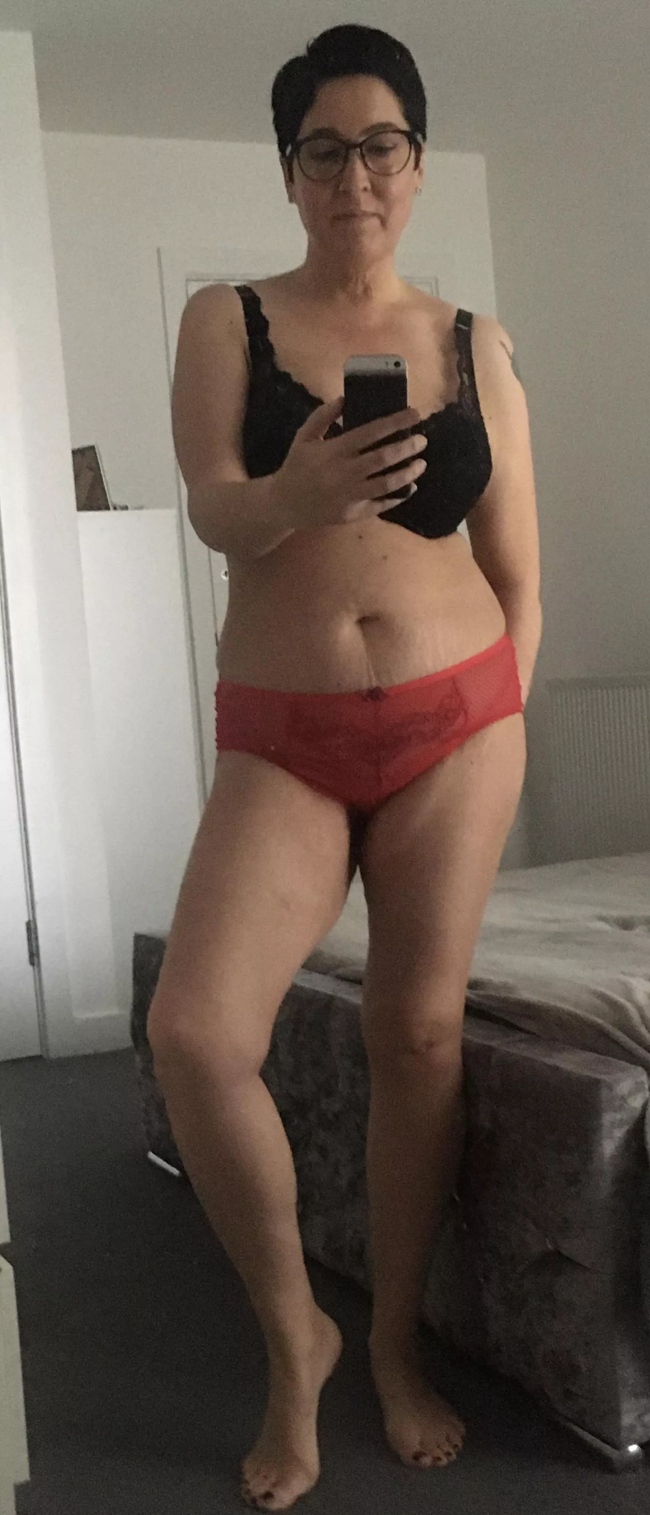 Red and black , a classic combination, just like me xx