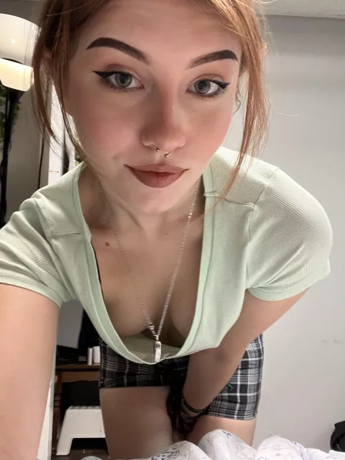 redhead with green eyes 💚