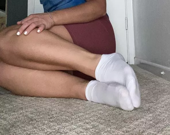 Relaxing after work and my run today🥵 Relaxing after work and my run today🥵