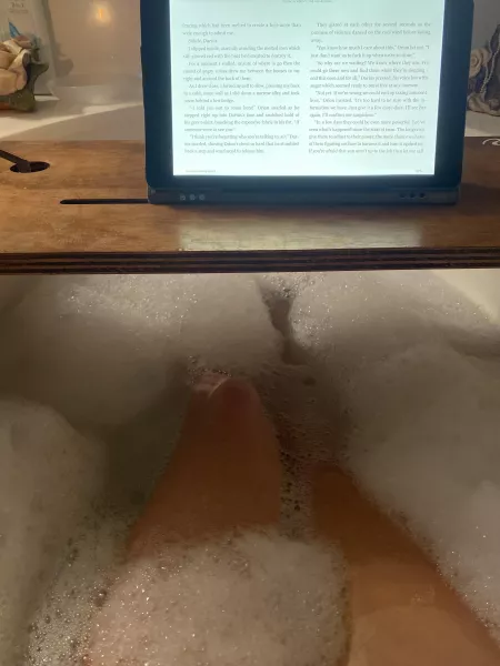 Relaxing bubble bath โค๏ธ