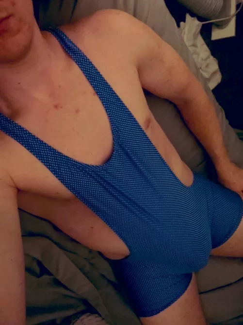 Relaxing in my first singlet ... what do you think?