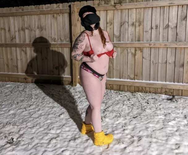 Remember to wear your warm shoes and hat outside.