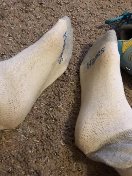 Remembering that time when I wore this pair of socks for 2 WHOLE WEEKS! π₯° Want me to do the same for you? I promise youβll love the results! π PM me with any questions, I canβt say βYes!β unless you ask!π