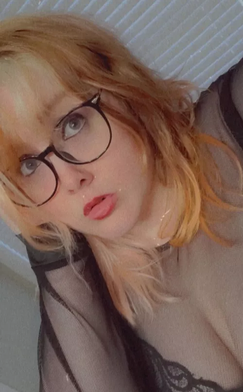 Remind me of how cute I am >:3