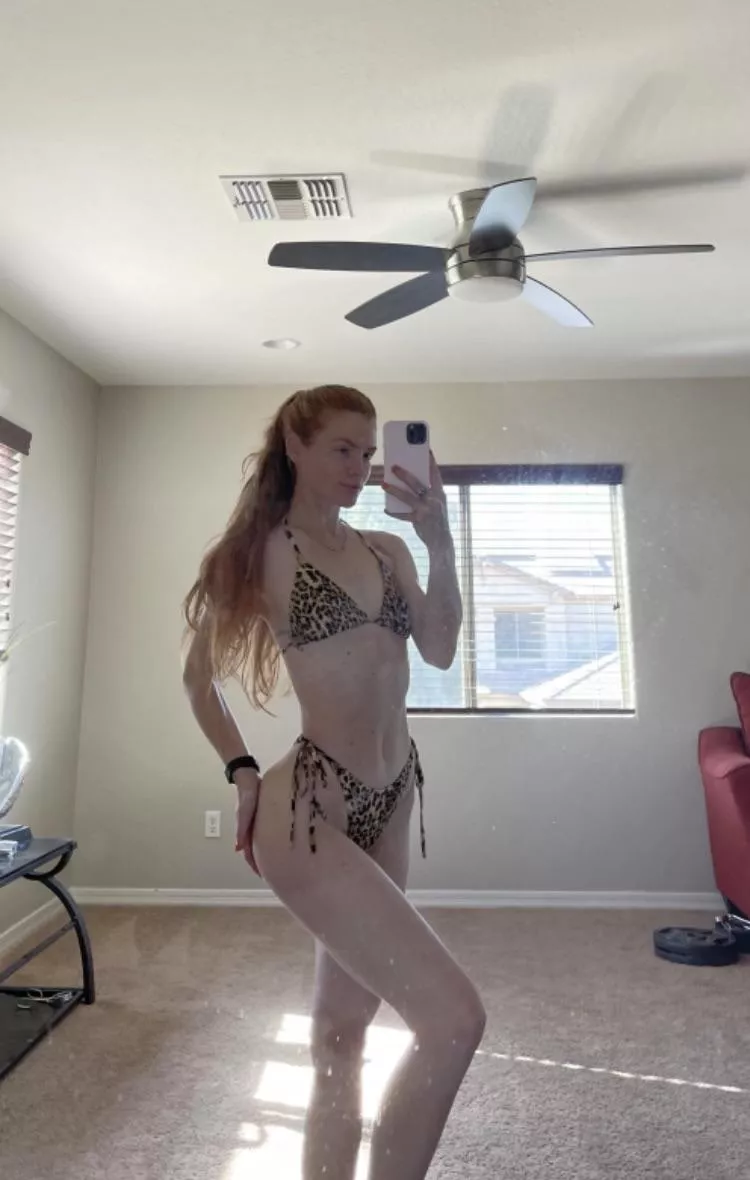 Reminiscing on the summer by trying on a suit ☺️☀️