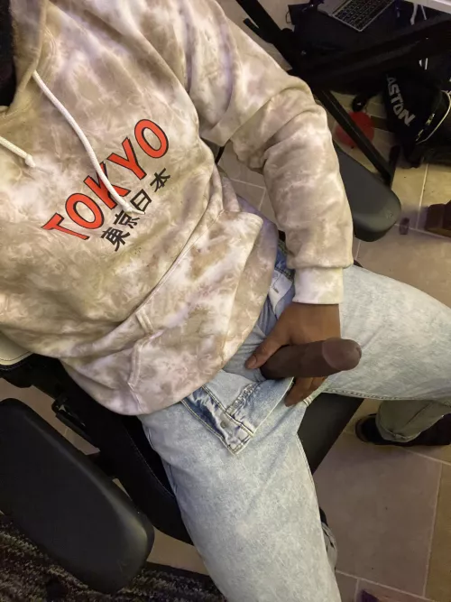 Rock out with your cock out right🤘🏾