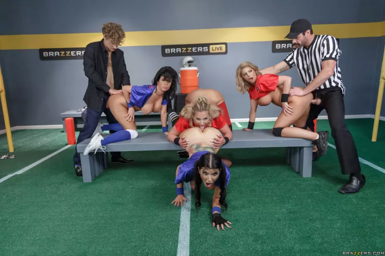 Romi Rain, Phoenix Marie, Brooklyn Chase and Veronica Avluv