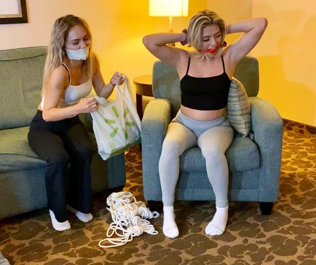 Rosie, Blake, London Evans and Kody Evans compete on out newest game show Gag a Date. Check it out at tiedtales.