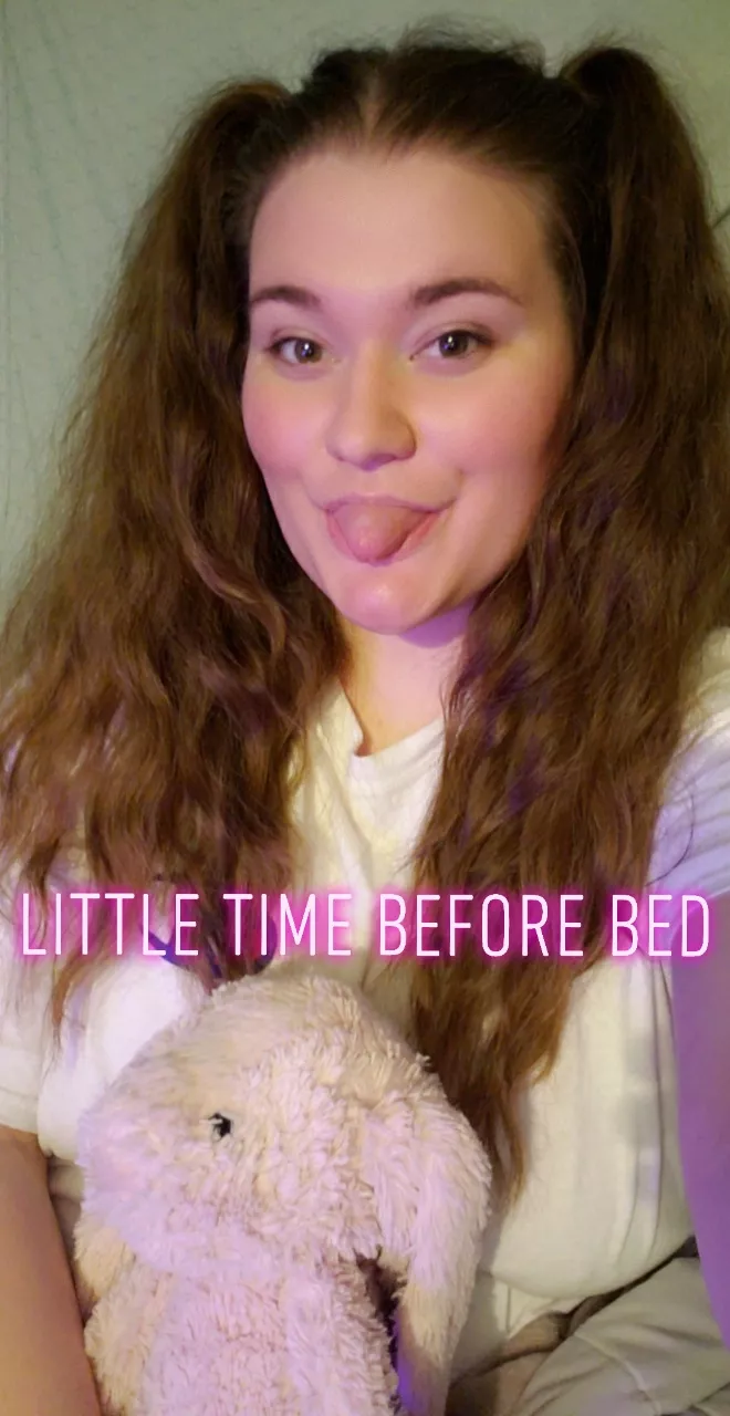 Rough day so I colored and read stories. I feel much better now 😊🌸💖