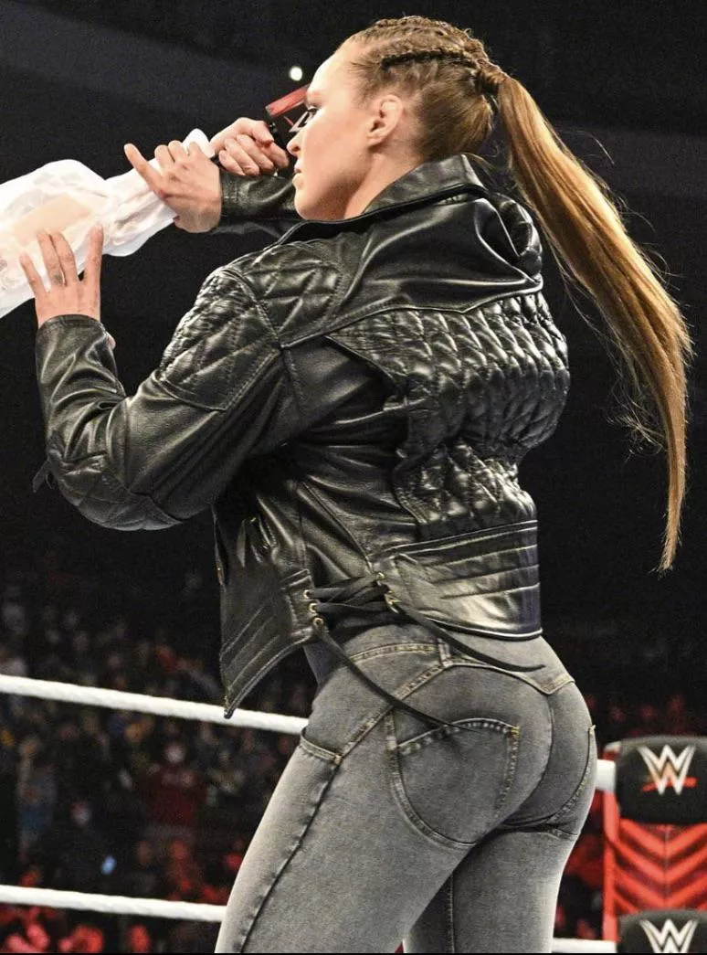 Rounda’s mom booty